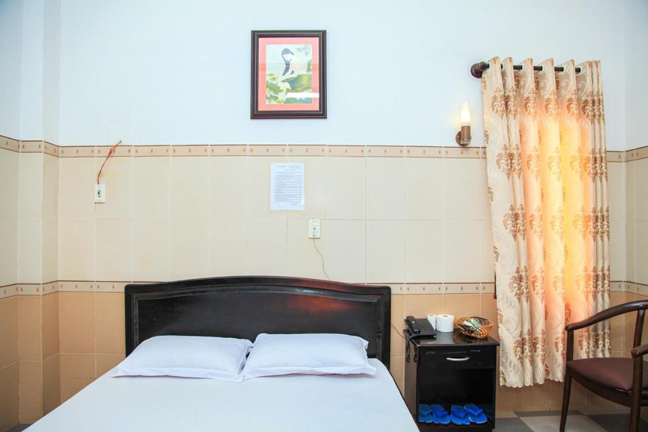 Khach San Hong Kong Hotel Буон Ма Туот Екстериор снимка
