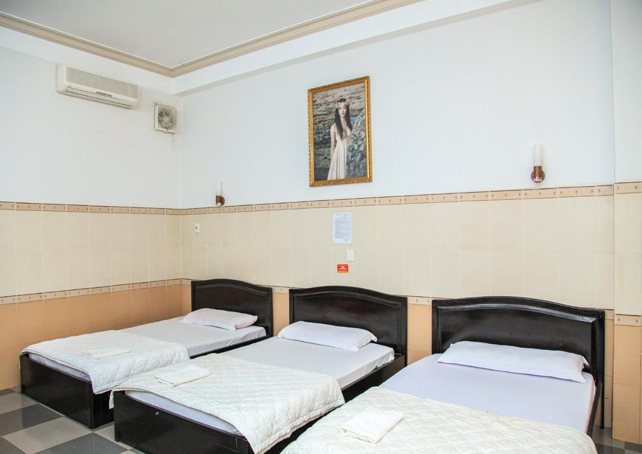 Khach San Hong Kong Hotel Буон Ма Туот Екстериор снимка